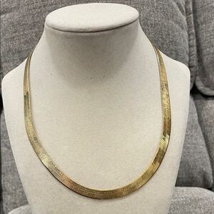 Elegant Gold-Toned Necklace